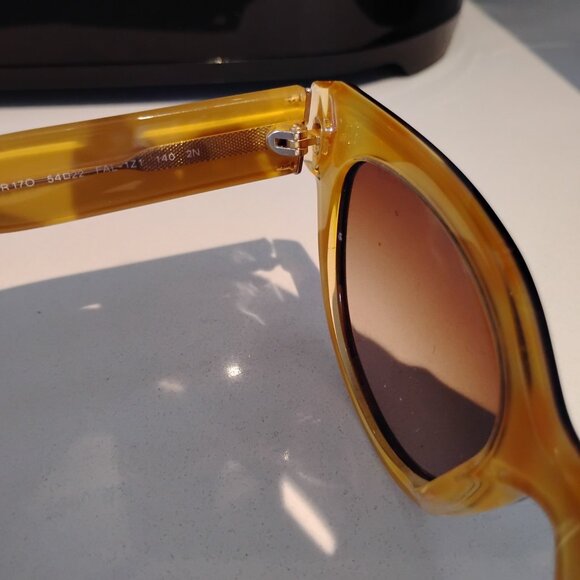 Stunning PRADA Sunglasses - Picture 7 of 8